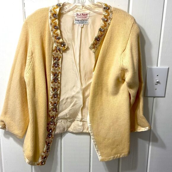 Vintage sweater‎ with rhinestone and pearl and gold detail - Picture 1 of 5